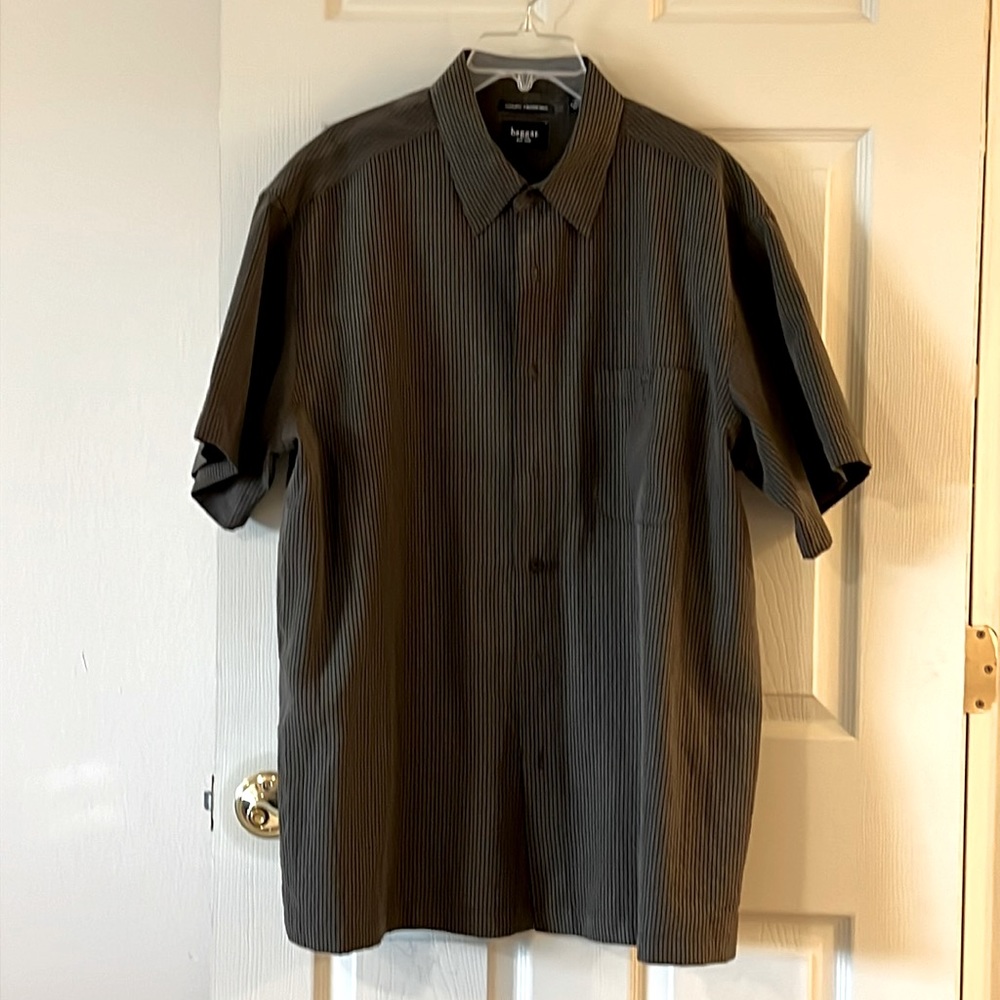 EUC Men’s short sleeve haggar shirt